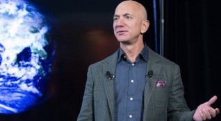 Състоянието на основателя на Amazon com Джеф Безос се увеличава