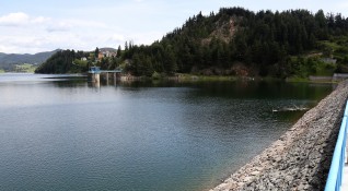 Нивото на водата в язовир Жребчево е критично ниско Хората