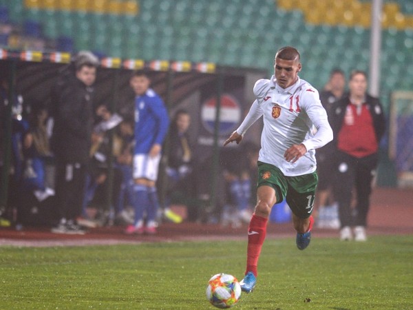 Националът на България Кирил Десподов може да заиграе в Гърция.
