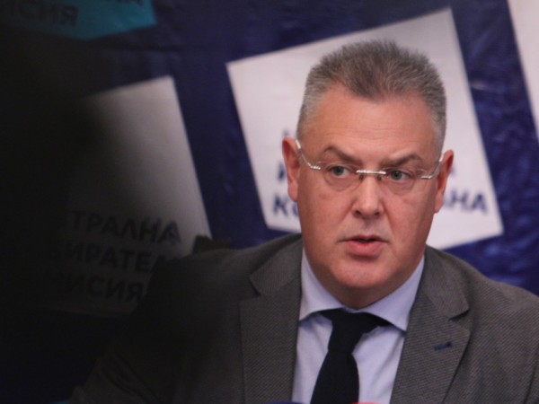 Няма забавяне с поръчката за машините за електронно гласуване. Това