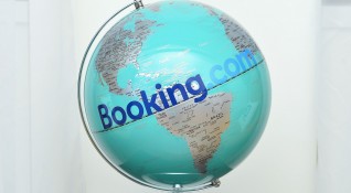 Booking Holdings е поредната компания за онлайн резервации за настаняване