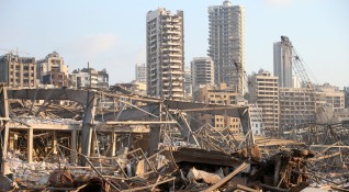 Вчера Бейрут бе разтърсен от мощна експлозия Взриви се склад