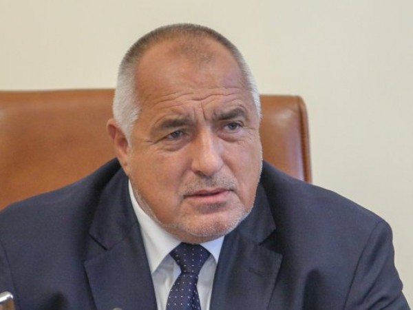 Борисов няма да подаде оставка, защото ще излезе, че не
