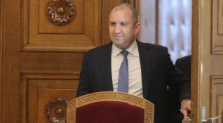 Президентът Румен Радев заяви че българите отхвърлят пропагандата и имат