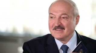 Действащият президент на Беларус Александър Лукашенко побеждава на състоялите се