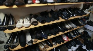 Българинът продължава да ограничава разходите си въпреки че всички магазини