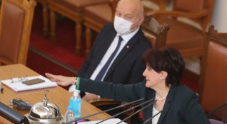 Председателят на Народното събрание Цвета Караянчева реши да свика извънредно