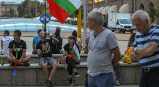 За 35 и ден протестиращите се събраха в центъра на София