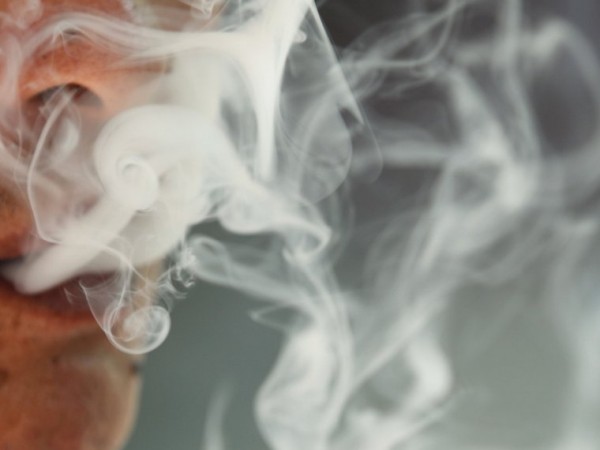 Испанският регион Галисия забрани тютюнопушенето на публични места заради опасения,