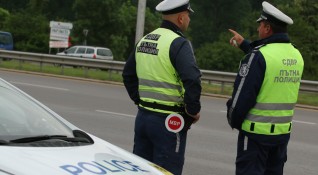 Верижна катастрофа с пет коли е станала на пътя Бургас