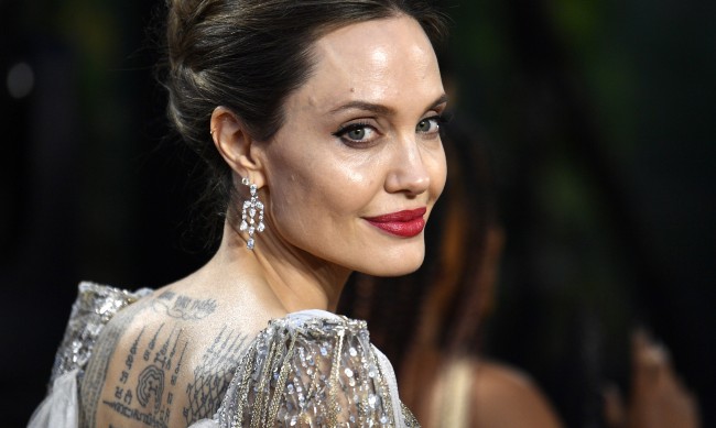 Анджелина Джоли се мести в Лондон - Последни Новини от DNES.BG