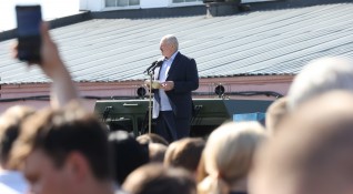 Беларуският президент Александър Лукашенко обяви че е готов да се