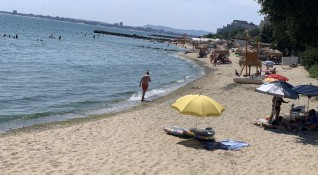Безплатните чадъри и шезлонги по Южното Черноморие са пет пъти