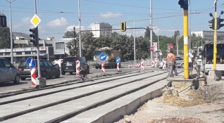 Реновирането на северното пътно платно на бул Асен Йорданов между