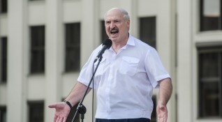 Президентът на Беларус Александър Лукашенко нареди от понеделник стачкуващите предприятия