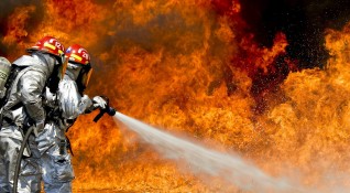 Голям горски пожар бушува между свиленградските села Дервишка могила Левка