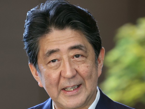 Японският премиер Шиндзо Абе стана най-дълго управлявалият без прекъсване лидер