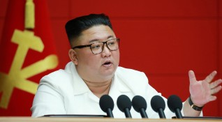Севернокорейският лидер Ким Чен Ун е в кома а управлението