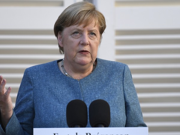 Германският канцлер Ангела Меркел призова Русия да направи разследване на
