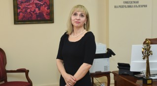 Омбудсманът Диана Ковачева поиска проверка на Топлофикация София заради изравнителните