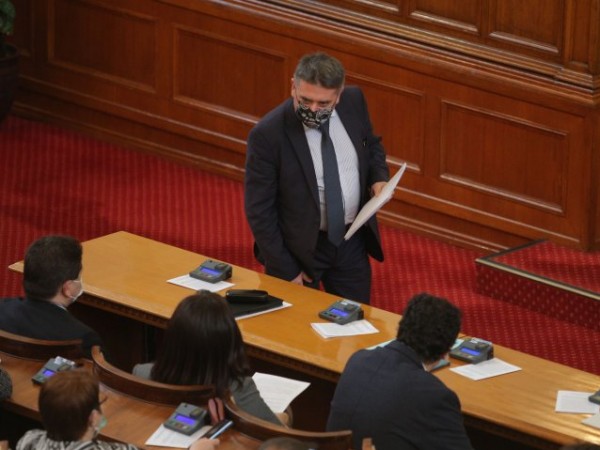 Данаил Кирилов подаде оставка като министър на правосъдието след разговор