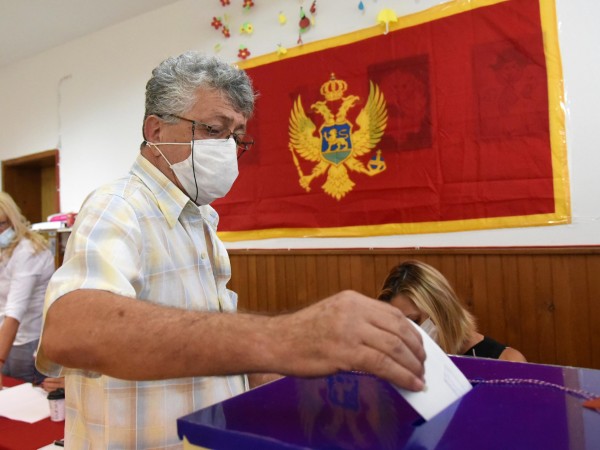 Управляващата в Черна гора лявоцентристка Демократическа партия на социалистите (ДПС)