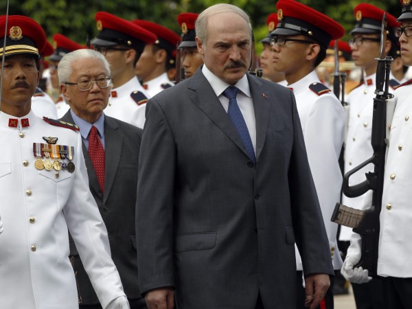Беларуският президент Александър Лукашенко обеща да отвърне на налагането на