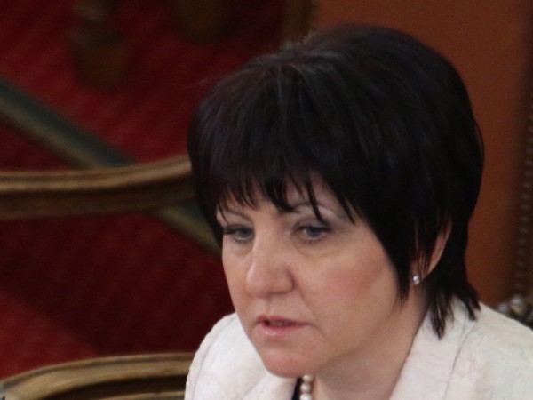Шефката на НС Цвета Караянчева поздрави депутатите с добре дошли