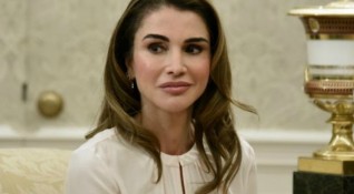 Тя е един от най популярните членове на йорданското кралско семейство