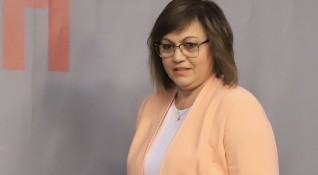 Лидерът на БСП Корнелия Нинова прогнозира че предстоят социални протести