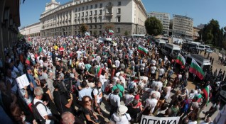 В България няма институционална криза има крах на българските институции