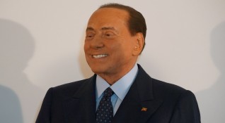 Бившият премиер на Италия Силвио Берлускони е бил приет в