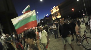 59 ят ден на протести в София засега протича спокойно и