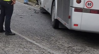 Пътнически автобус пътуващ към Варна се запали предава bTV Сигнал