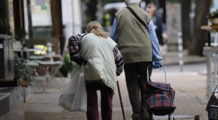 Младите пенсионери получават три пъти по високи пенсии от по възрастните