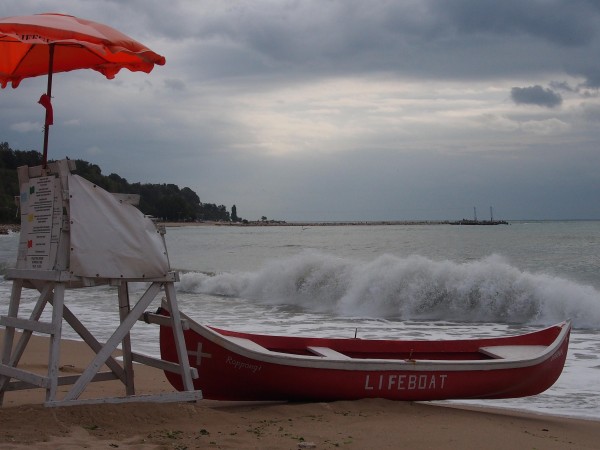 Спасители и медицински екипи плажовете във Варна са осигурени до