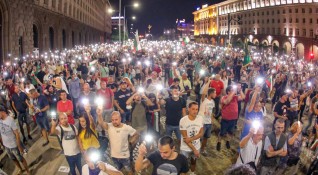 64 ти ден на протестите в София Засилено е полицейското присъствие