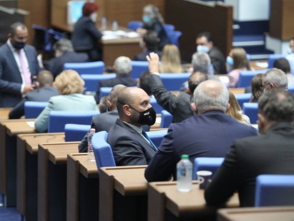 Парламентът прие на първо четене поправки в бюджета на държавното