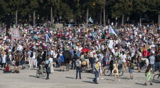 Около 10 000 души присъстваха на митинг в баварския град