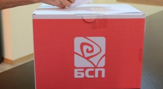 Категоричната победа на Корнелия Нинова в първите преки избори за