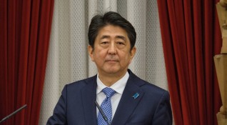 Японският премиер Шиндзо Абе и неговият кабинет подадоха днес оставка