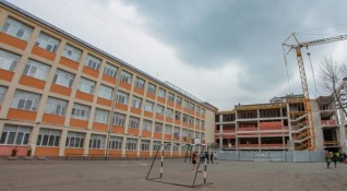 Няма опасност столичното 55 то училище да бъде затворено след установените