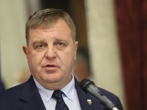 Министърът на отбраната Красимир Каракачанов нападна Европейския парламент в своя