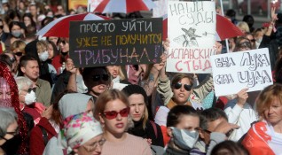 Беларуските сили за борба с безредиците задържаха днес в Минск
