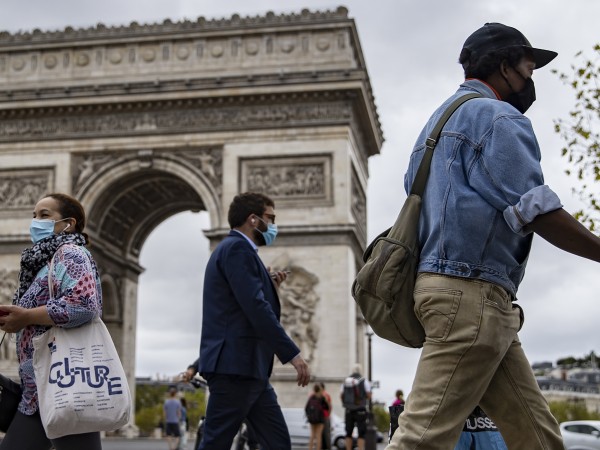 Френското правителство обмисля затягане на ограниченията заради коронавируса в Париж,