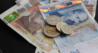 Въпреки пандемията българите продължават да кътат пари в банките Спестяванията