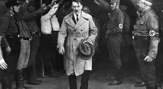 През пролетта на 1943 година Адолф Хитлер отива в Норвегия
