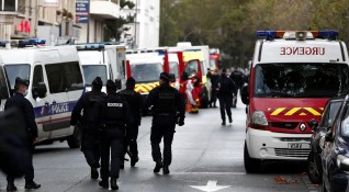 Четирима души са ранени с хладно оръжие в Париж при