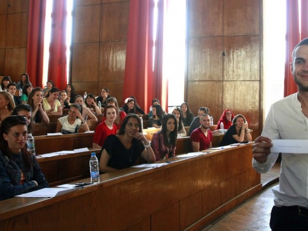 Около 5 500 български кандидат-студенти ще продължат висшето си образование
