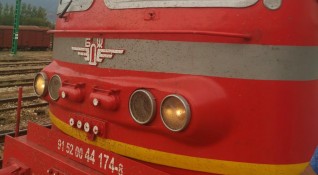 Пожар е избухнал в локомотива на бързия влак София
